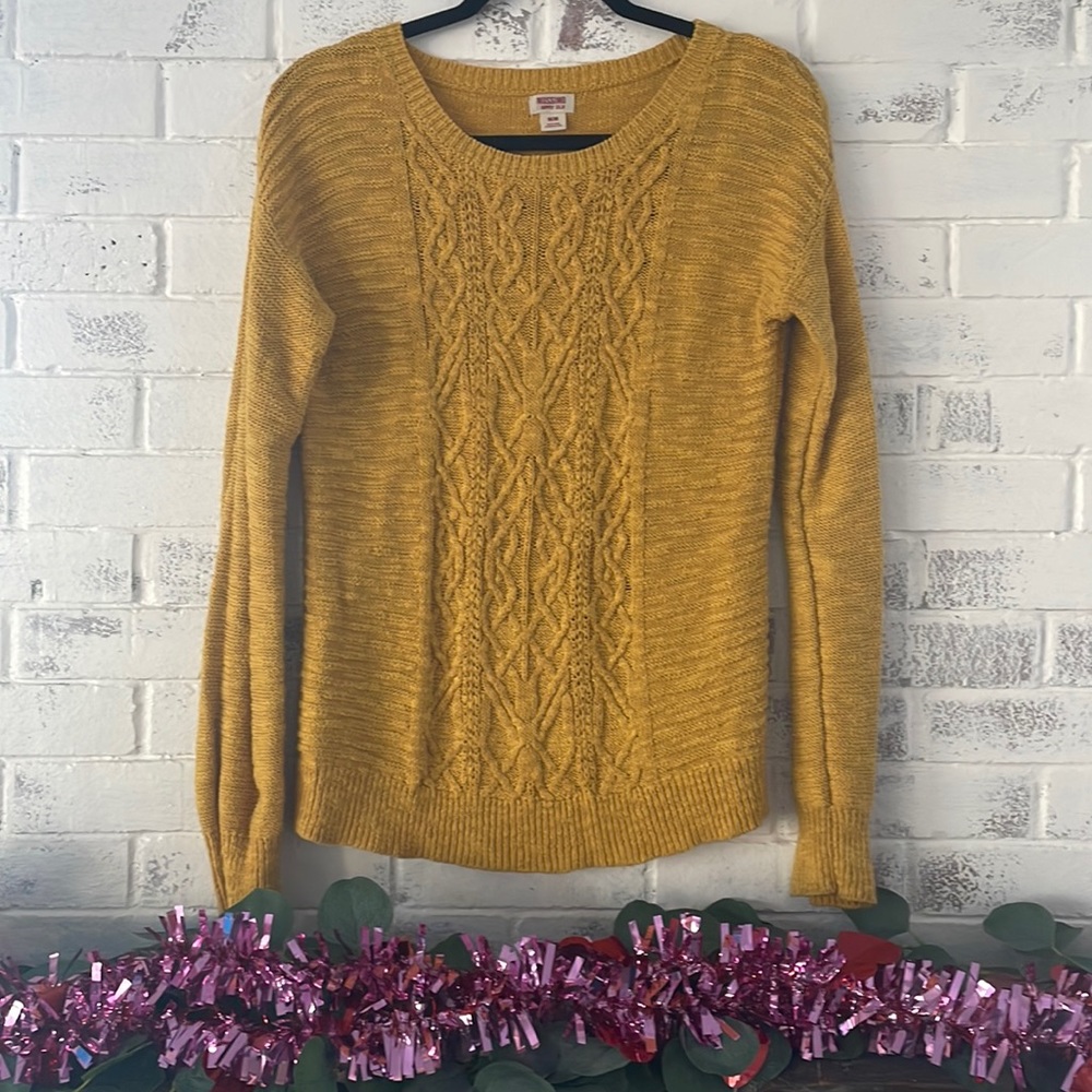 Mossimo Mustard Women’s Sweater Size M